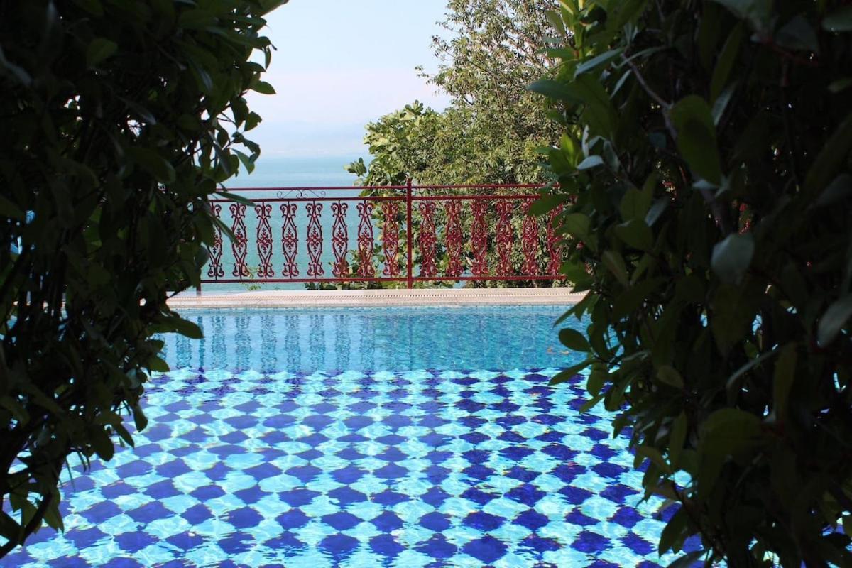 Kullolli Villa *